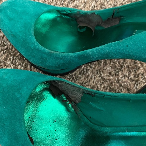 BCBG Maxazria heels - Picture 3 of 6